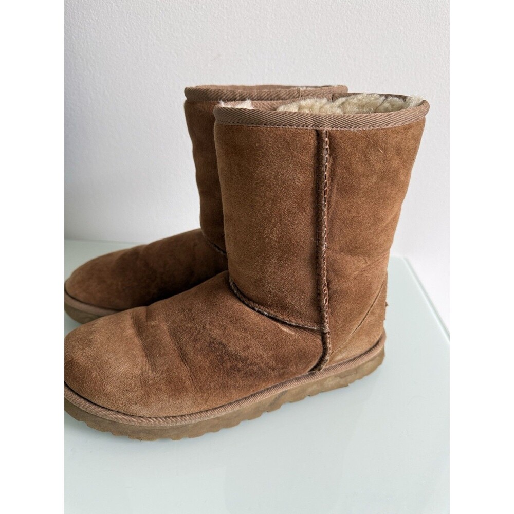 UGG Classic Short Chestnut Sheepskin Winter Boots Women’s Size 7 Genuine 80